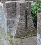 Tuinmuurtje van landhuisje Bileken, met mooi baksteenverband.
<br/>
Richard Keijzer, 2014-03-08